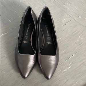 Women's Silver Pumps